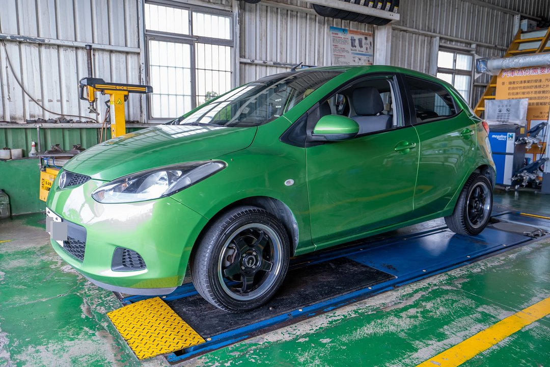 Mazda 2 更換輪框