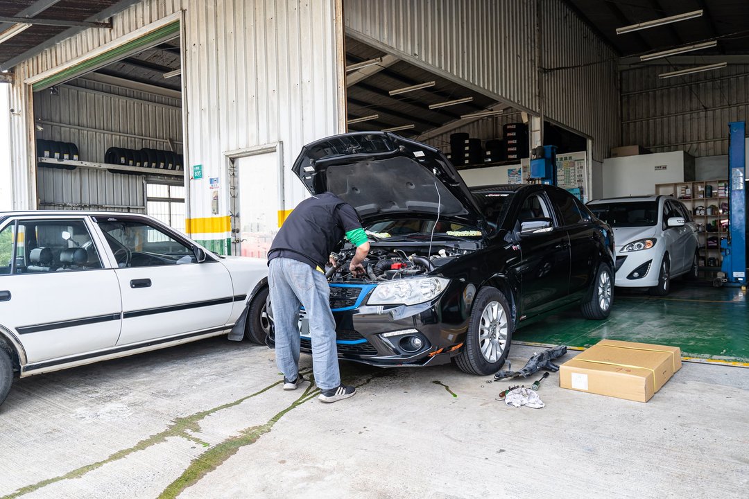 Mitsubishi Lancer Fortis 更換水箱 & 三通