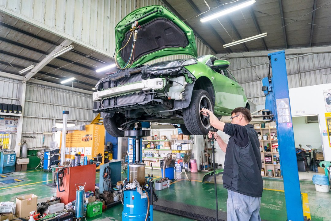 Mazda 2 冷氣查修