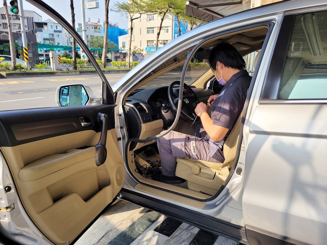 客人試車時，小編在幹嘛？