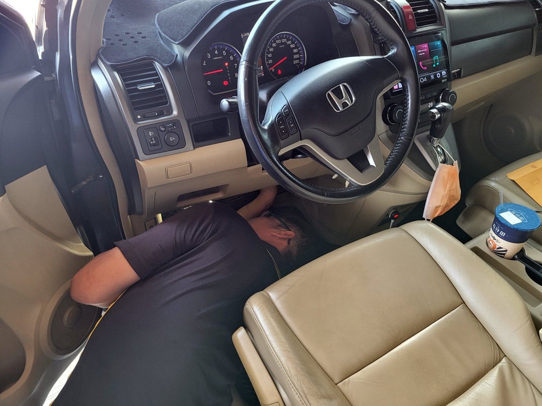 CR-V 煞車燈恆亮