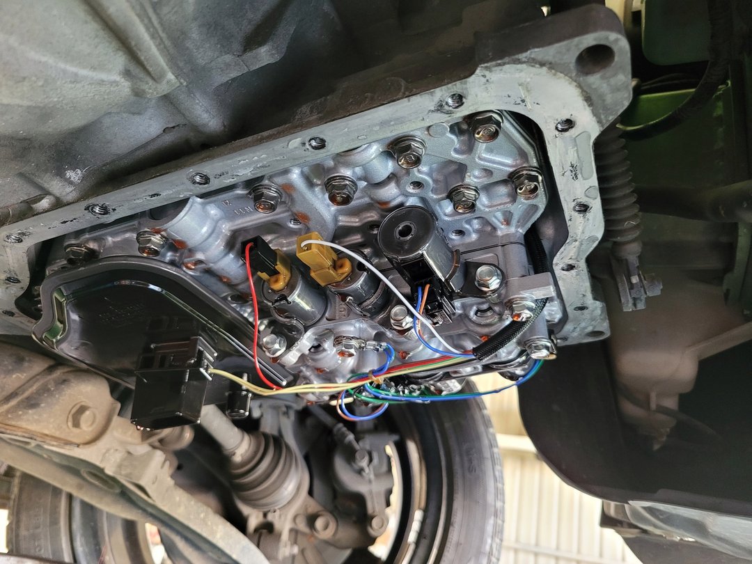Mazda 2更換汽油泵浦&變速箱油底殼拆洗