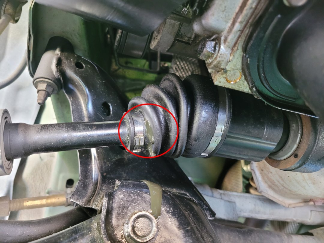 Mazda 2更換汽油泵浦&變速箱油底殼拆洗