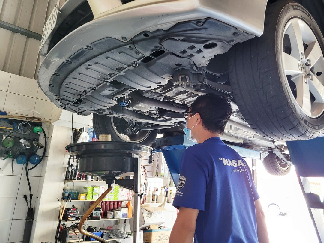 Honda Civic 到新高做定保 & 更換輪胎