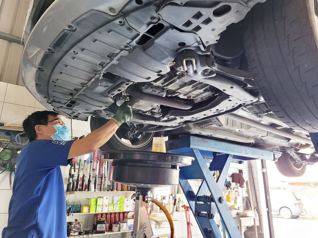 Honda Civic 到新高做定保 & 更換輪胎