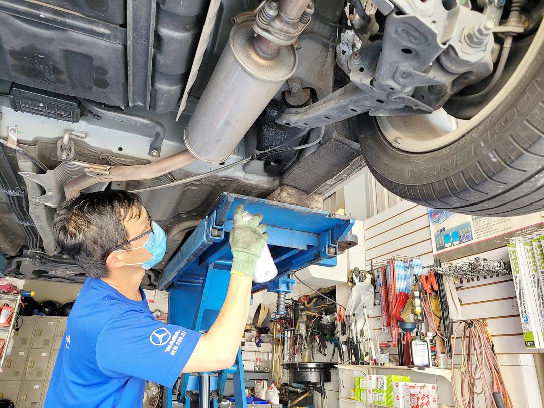Honda Civic 到新高做定保 & 更換輪胎