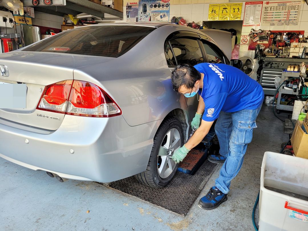 Honda Civic 到新高做定保 & 更換輪胎