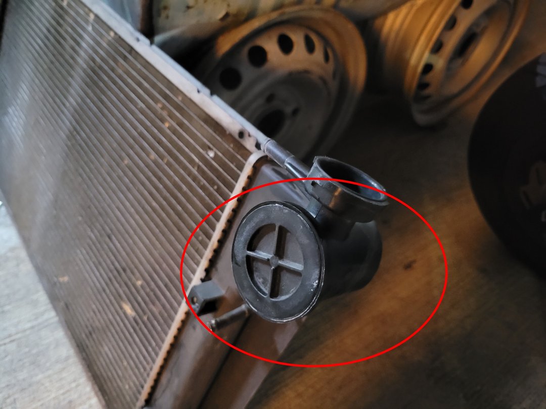 巧遇 Toyota Altis 來鉎富換水箱&做定保