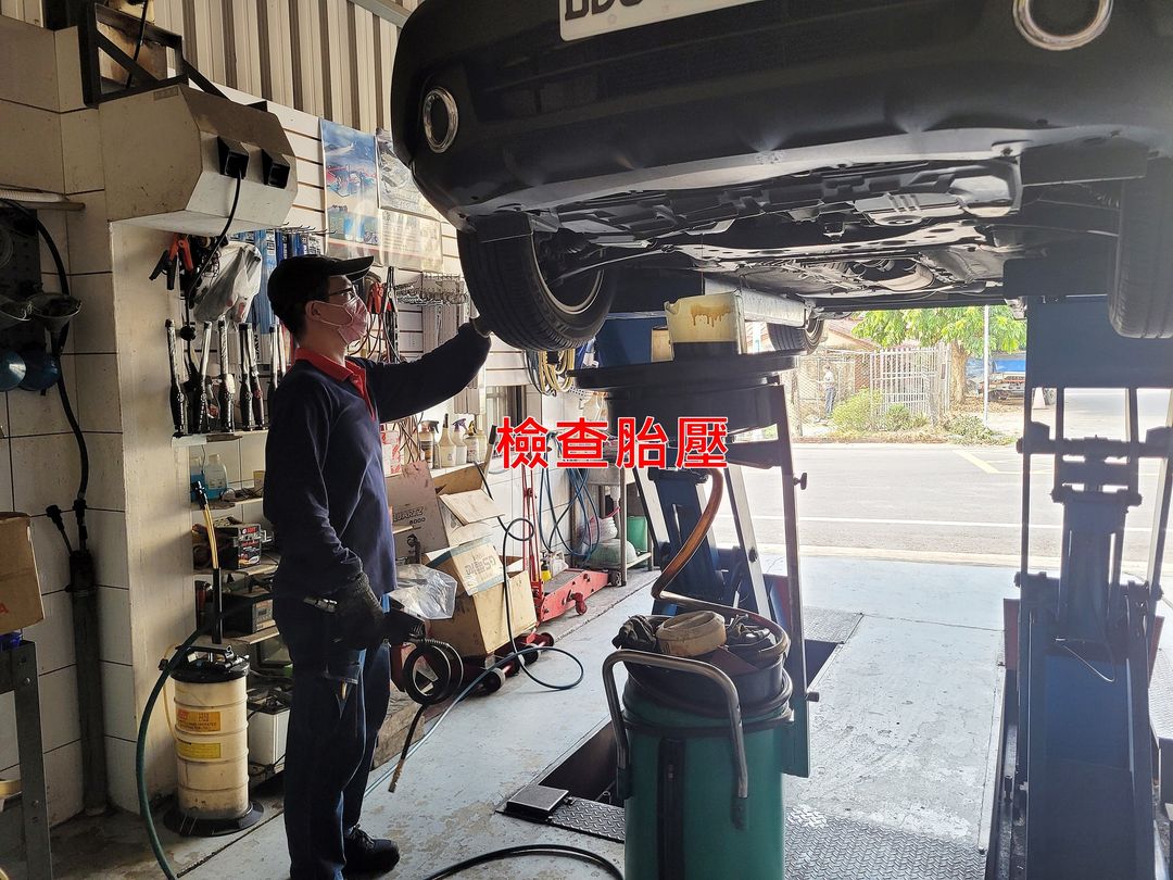 12′ Livina 更換機油&變速箱油&煞車油