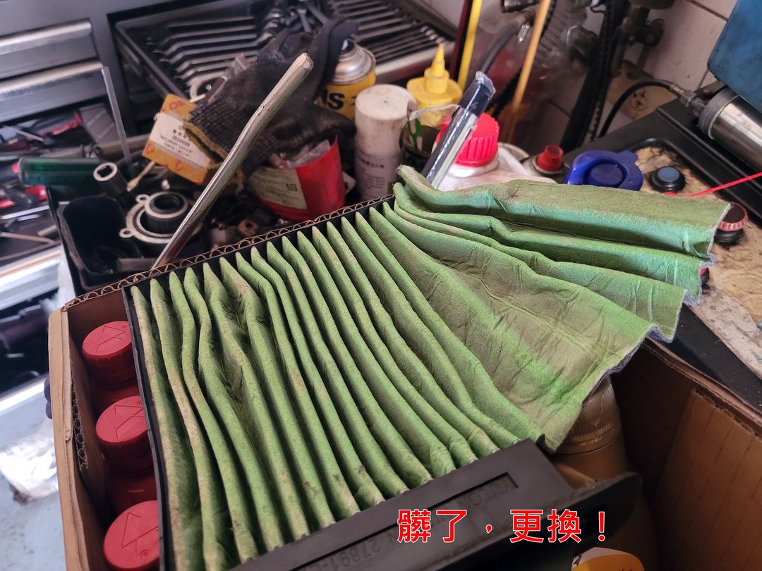 12′ Livina 更換機油&變速箱油&煞車油