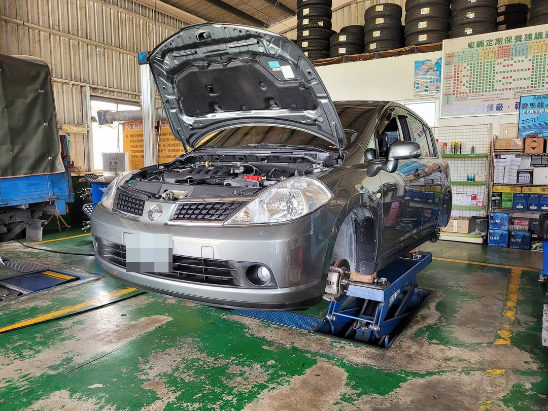 12′ Nissan Tiida 灰 做定保 & 更換輪胎