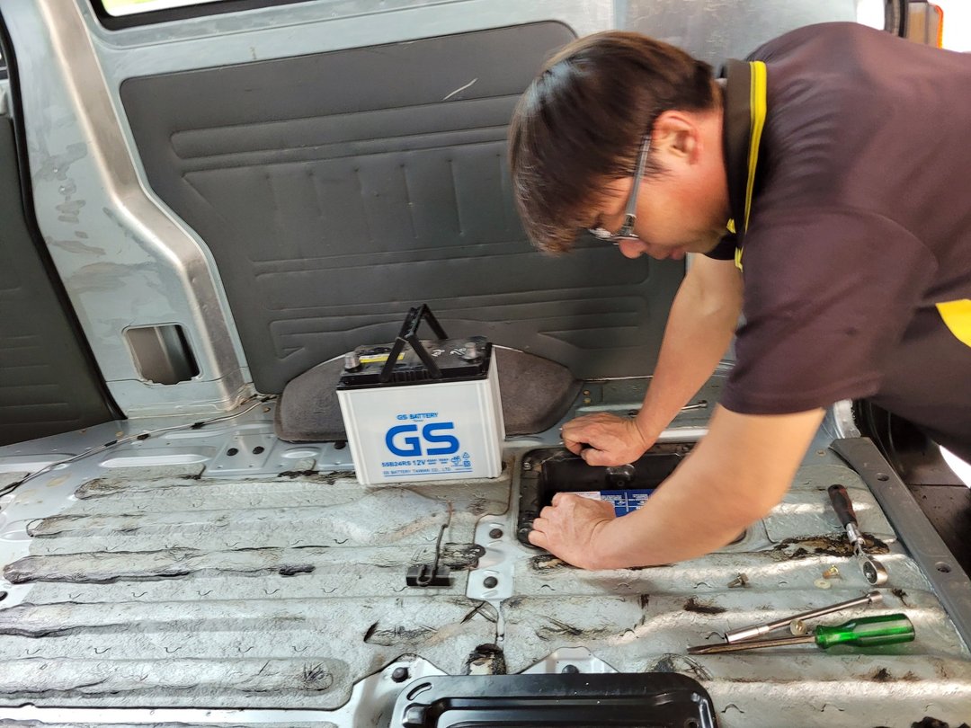 09′ 菱利廂型車多項整備工作～