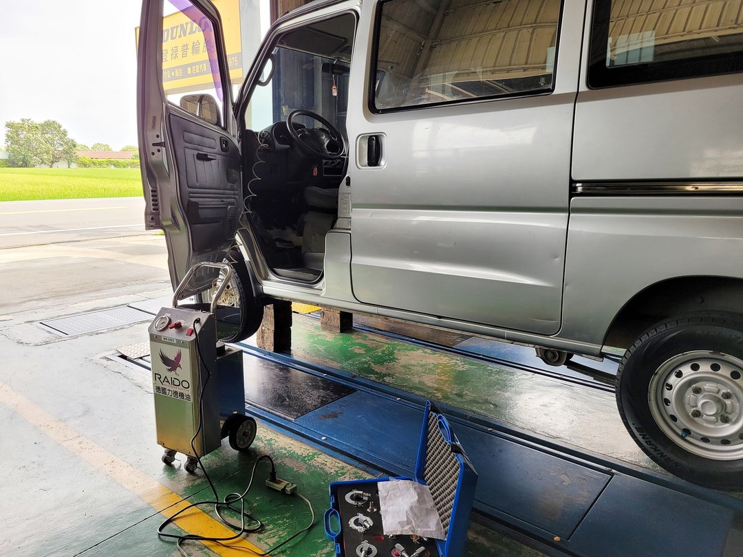 09′ 菱利廂型車多項整備工作～