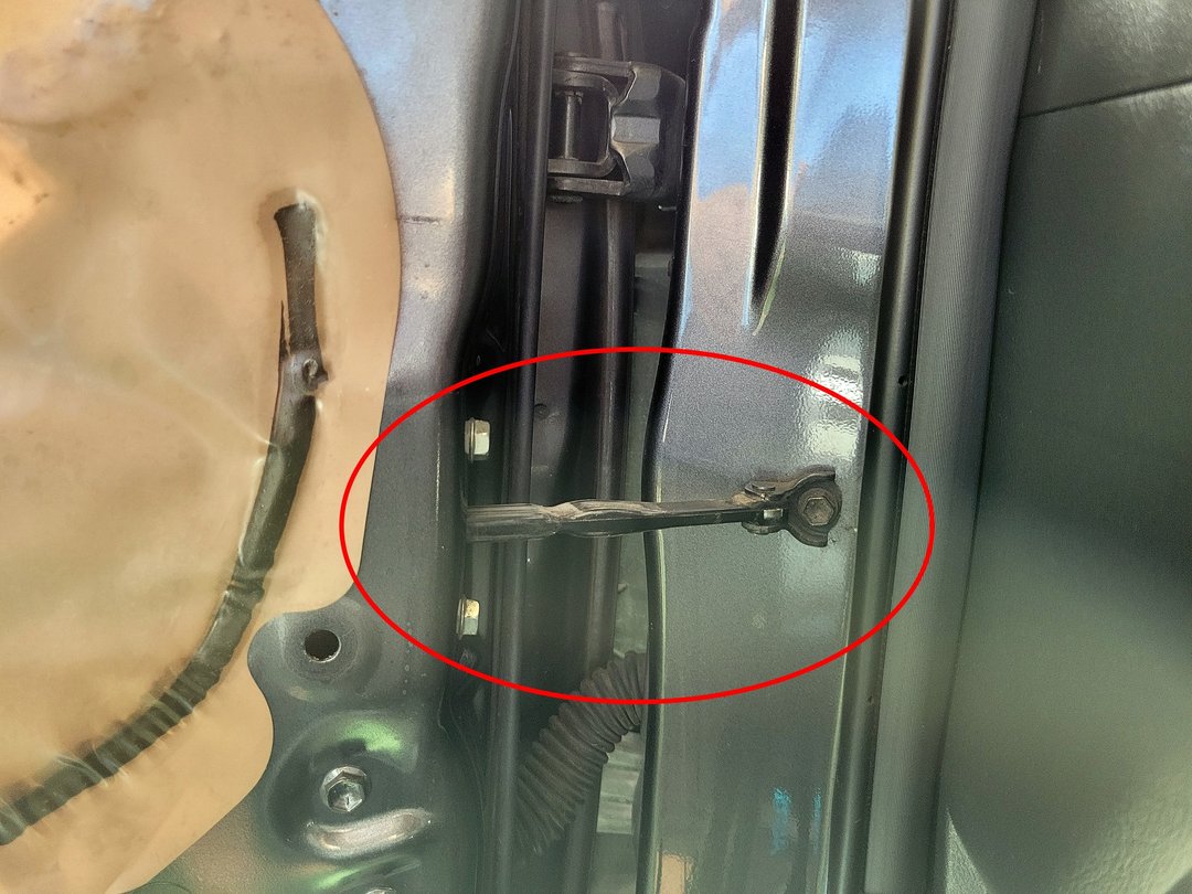 11′ Altis更換車門分段器&維修左後照鏡