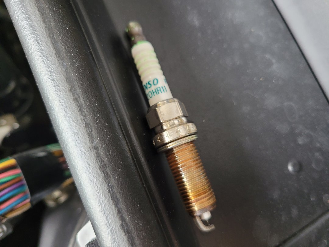 11′ Altis 檢視排氣管異音 & 更換後照鏡燈條