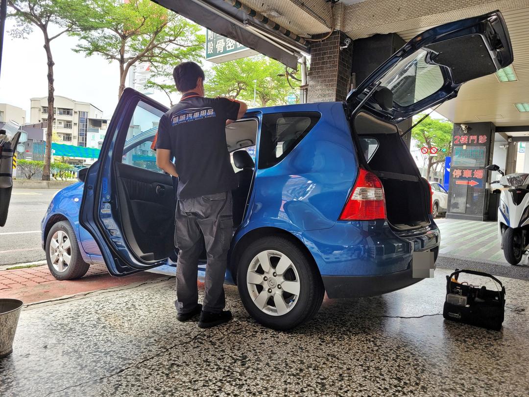 13′ 藍 Nissan Livina 安裝配件