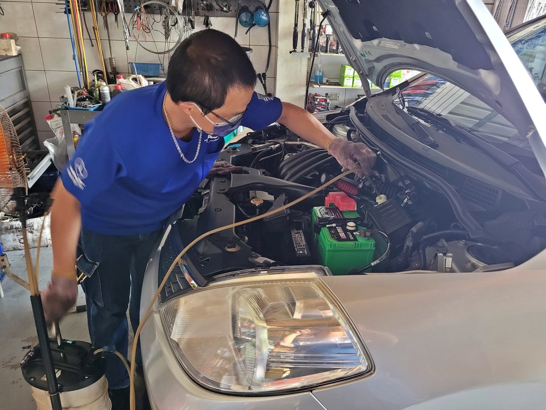 12′ 銀 Tiida 四門 交車前保養
