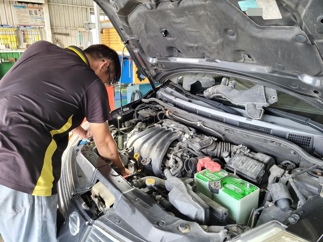 10′ 黑 Tiida 1.8L 4D 更換節溫器座墊片