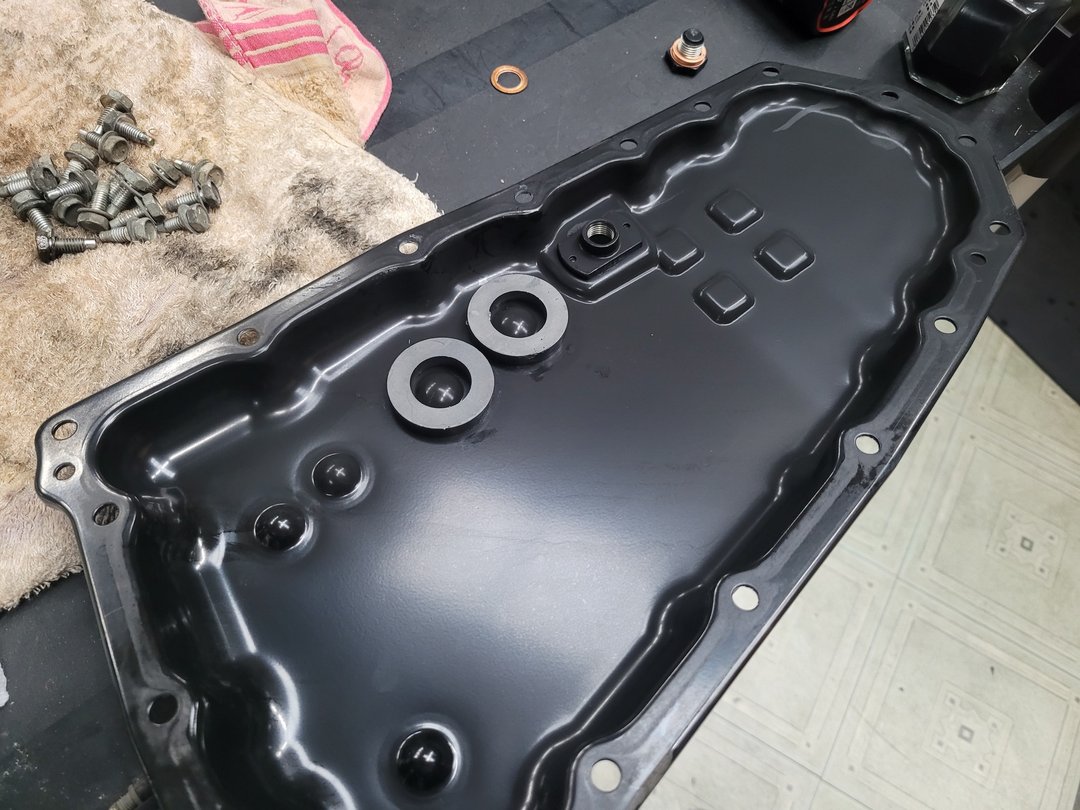 17′ 黑 Grand Lancer 拆洗變速箱油底殼