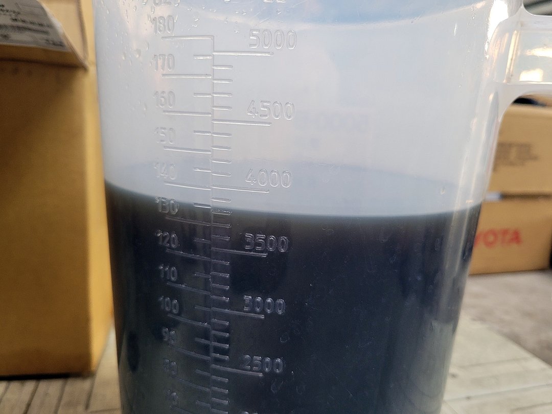 17′ 黑 Grand Lancer 拆洗變速箱油底殼