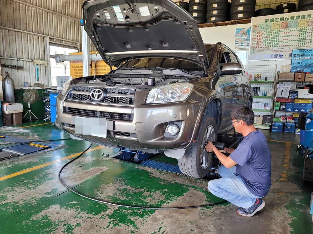 10′ 棕 RAV4 更換輪胎