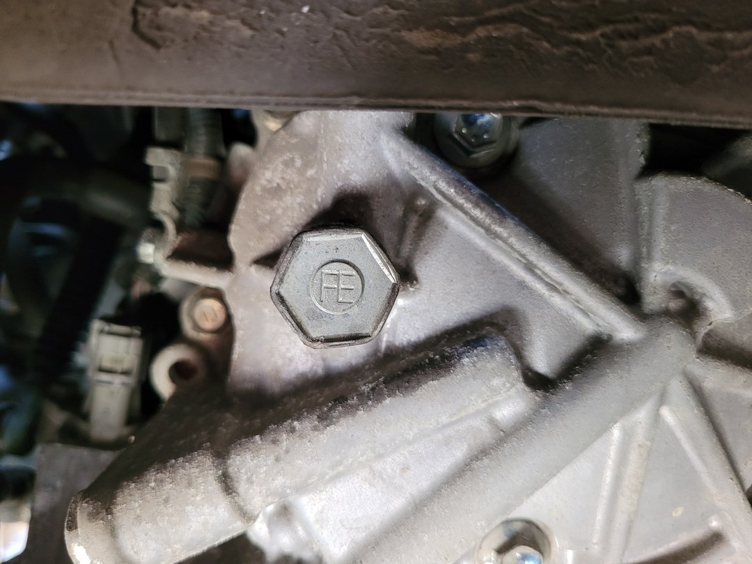 17′ RAV4 4.5代 拆洗變速箱油底殼(里程12萬)