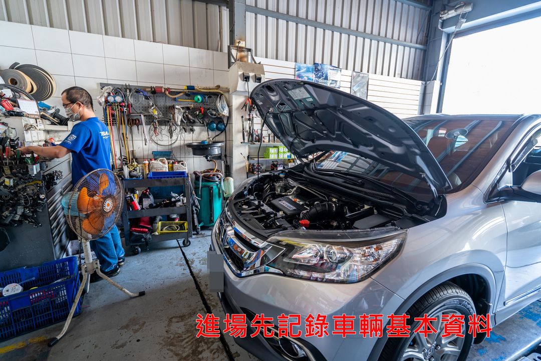 16′ 銀 Honda CR-V 4WD 交車前保養