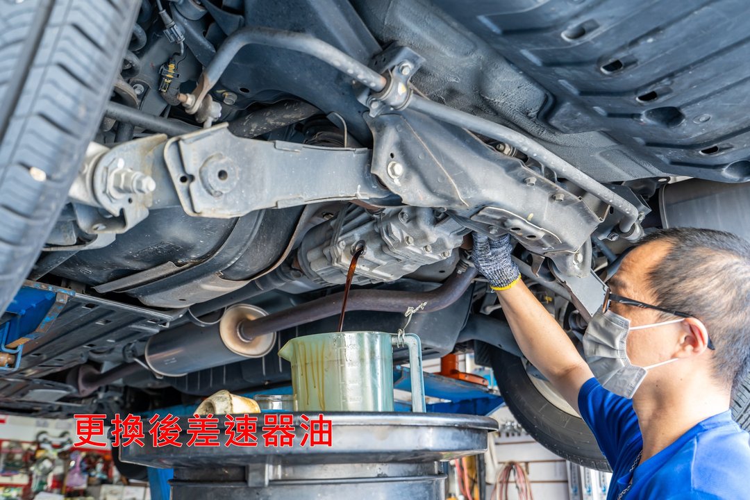 16′ 銀 Honda CR-V 4WD 交車前保養