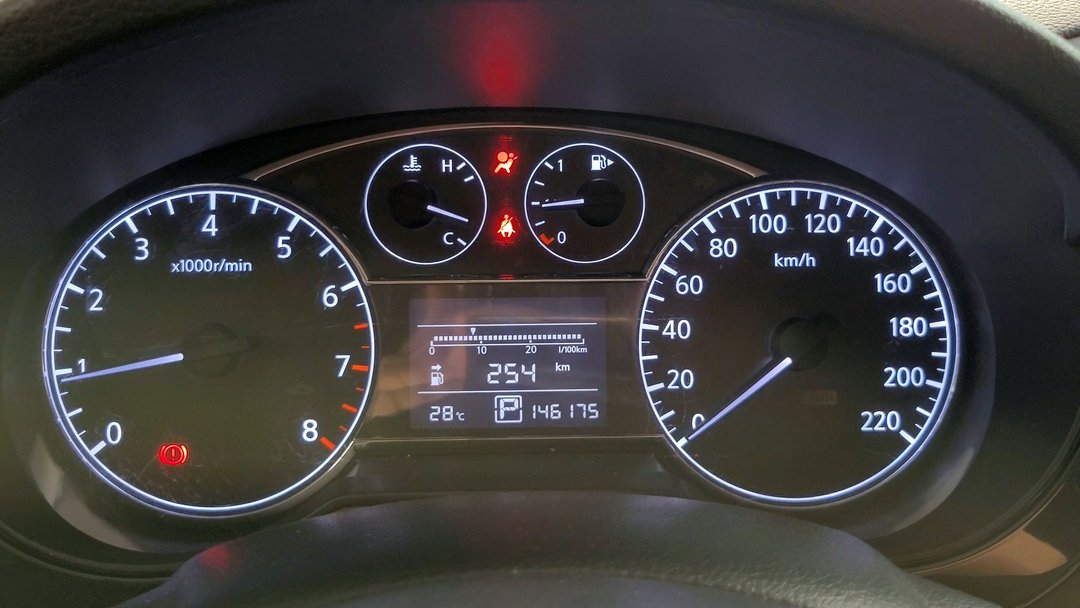 13′ Nissan Tiida 更換時鐘線圈