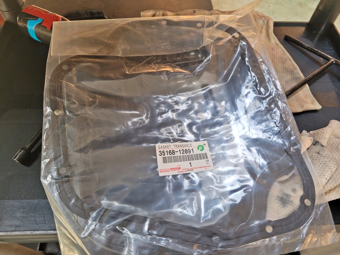 20′ Yaris 白(里程8.6萬) 拆洗變速箱油底殼