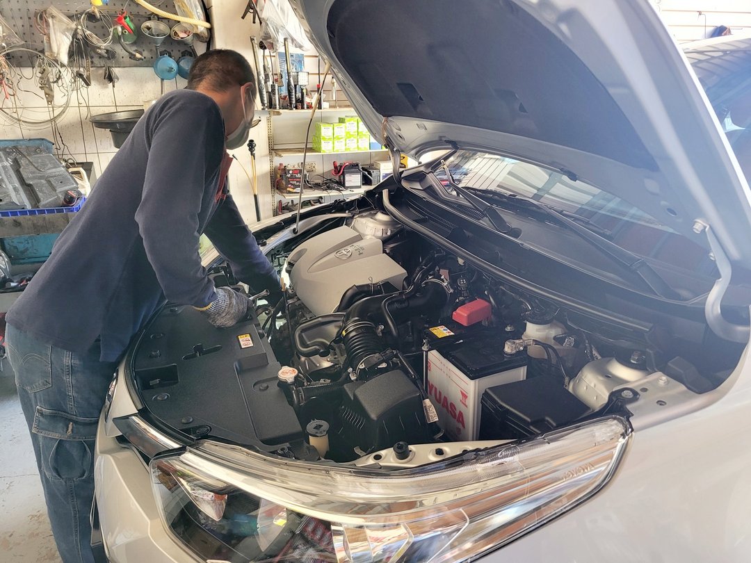 19′ 銀 Yaris 更換皮帶調整惰輪/張力器