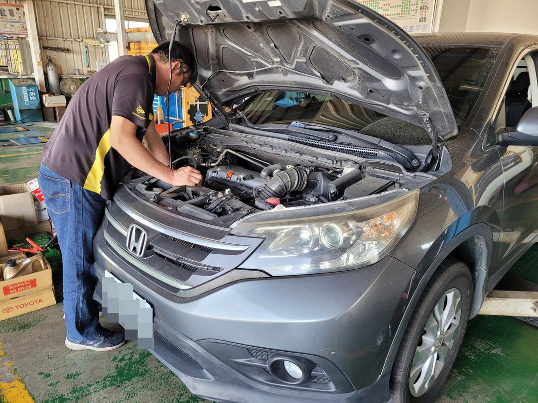 13′ 灰 CR-V 漏油查修
