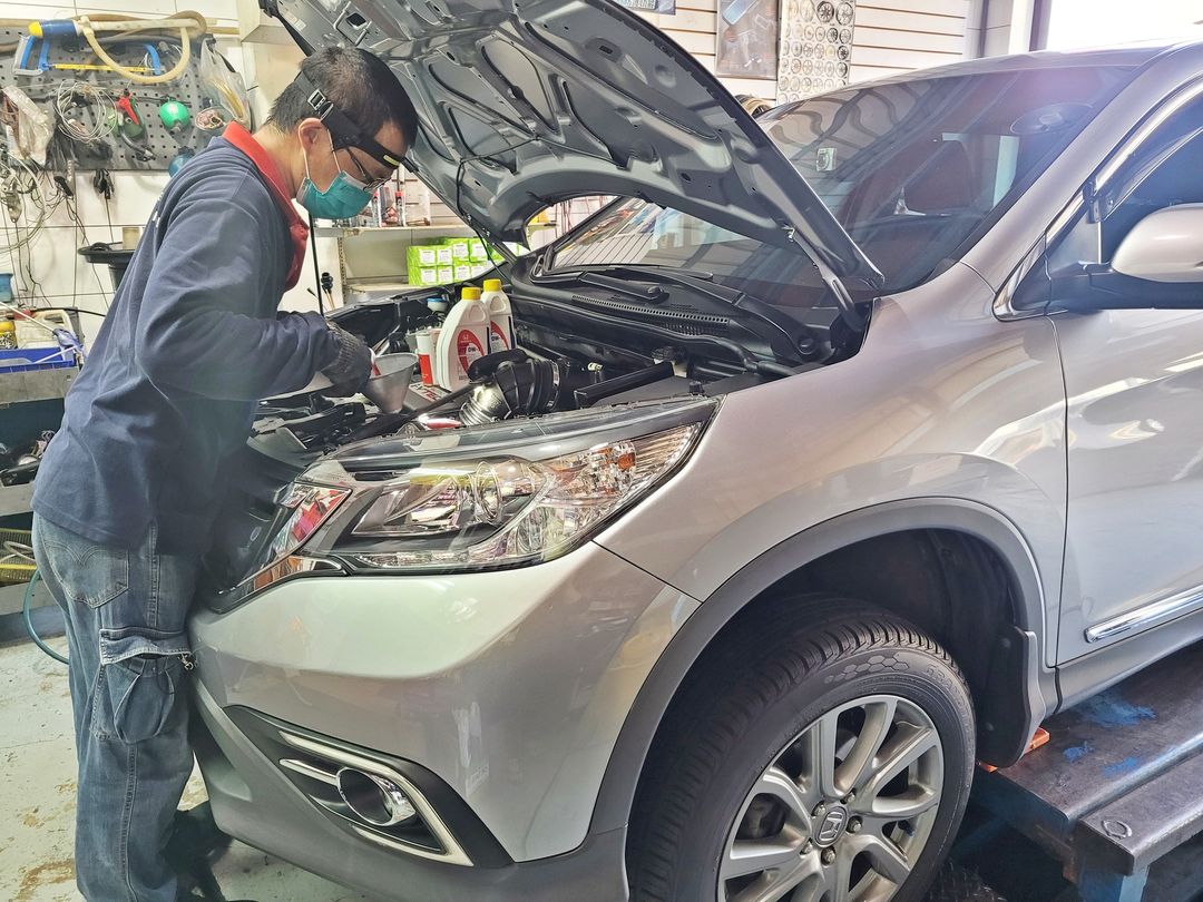 17′ 銀 Honda CR-V 交車前保養