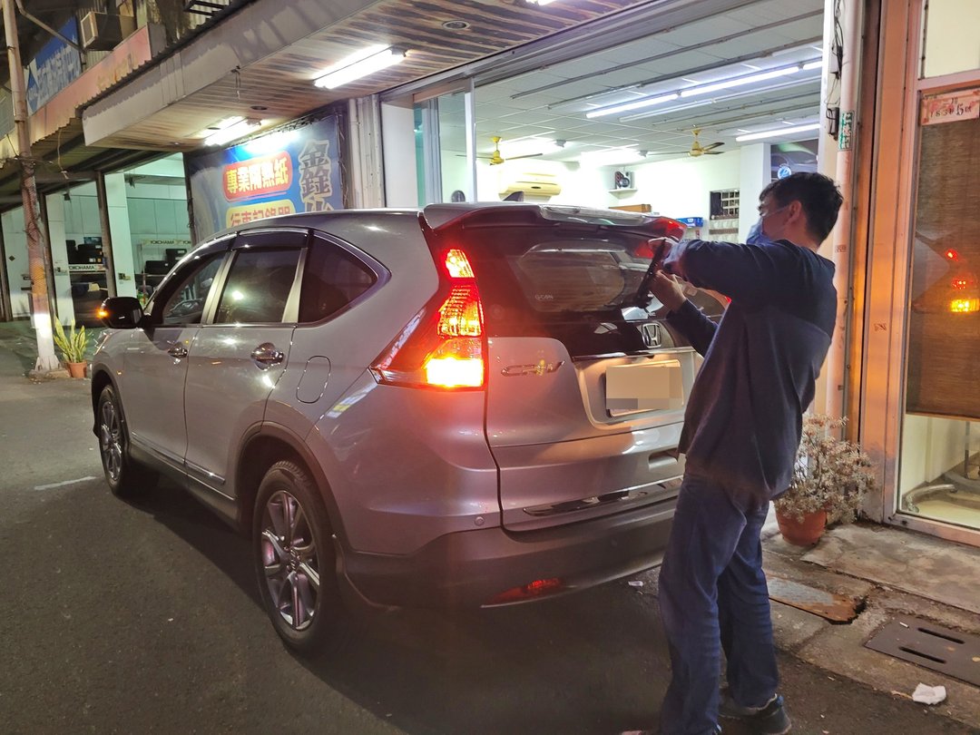 17′ 銀 Honda CR-V 交車前保養