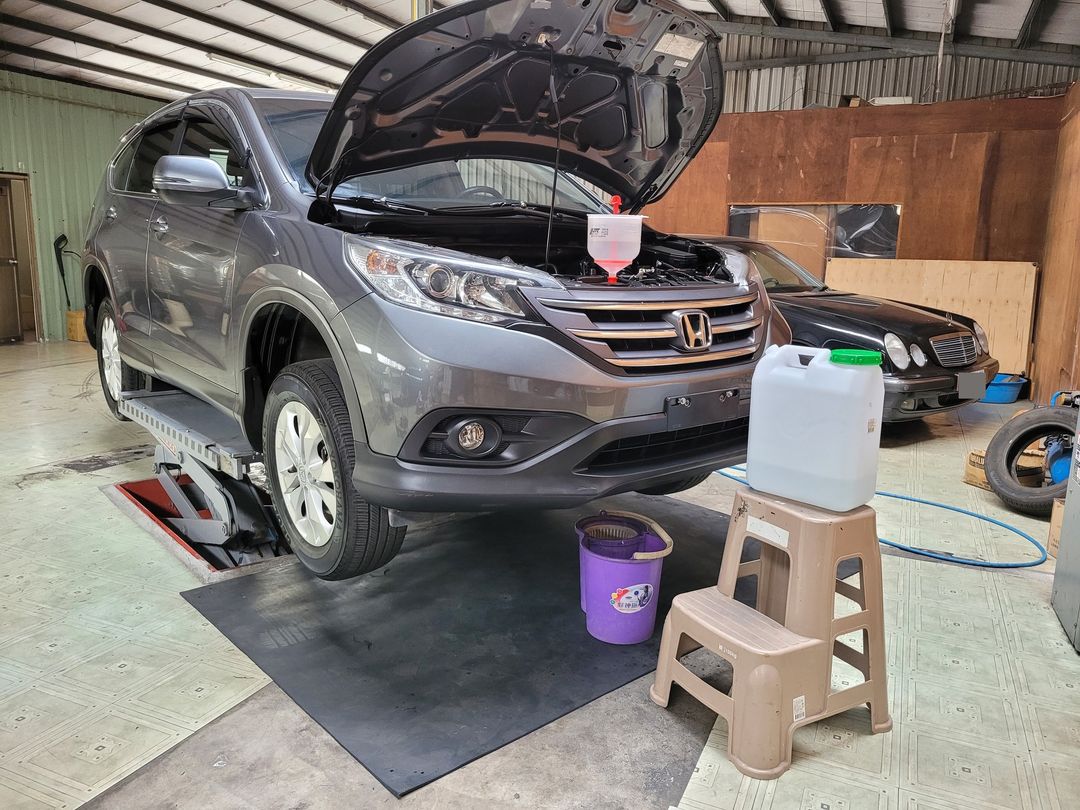 14′ 灰 CR-V 交車前保養