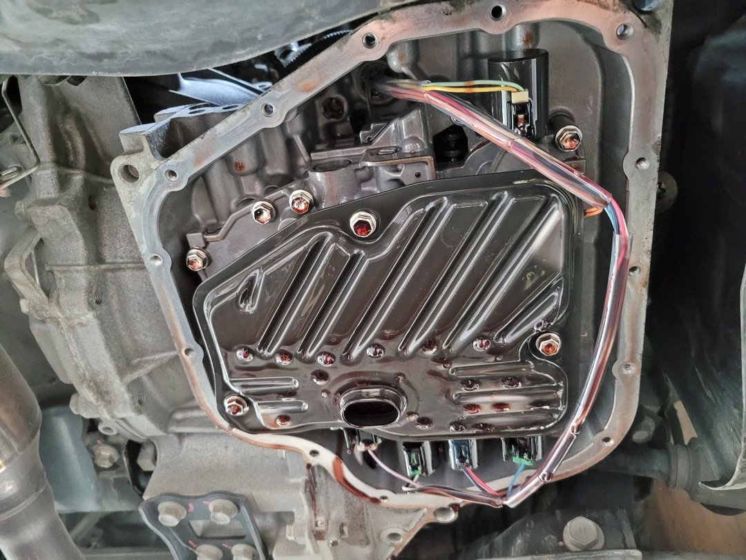 19′ Yaris 銀 拆洗變速箱油底殼