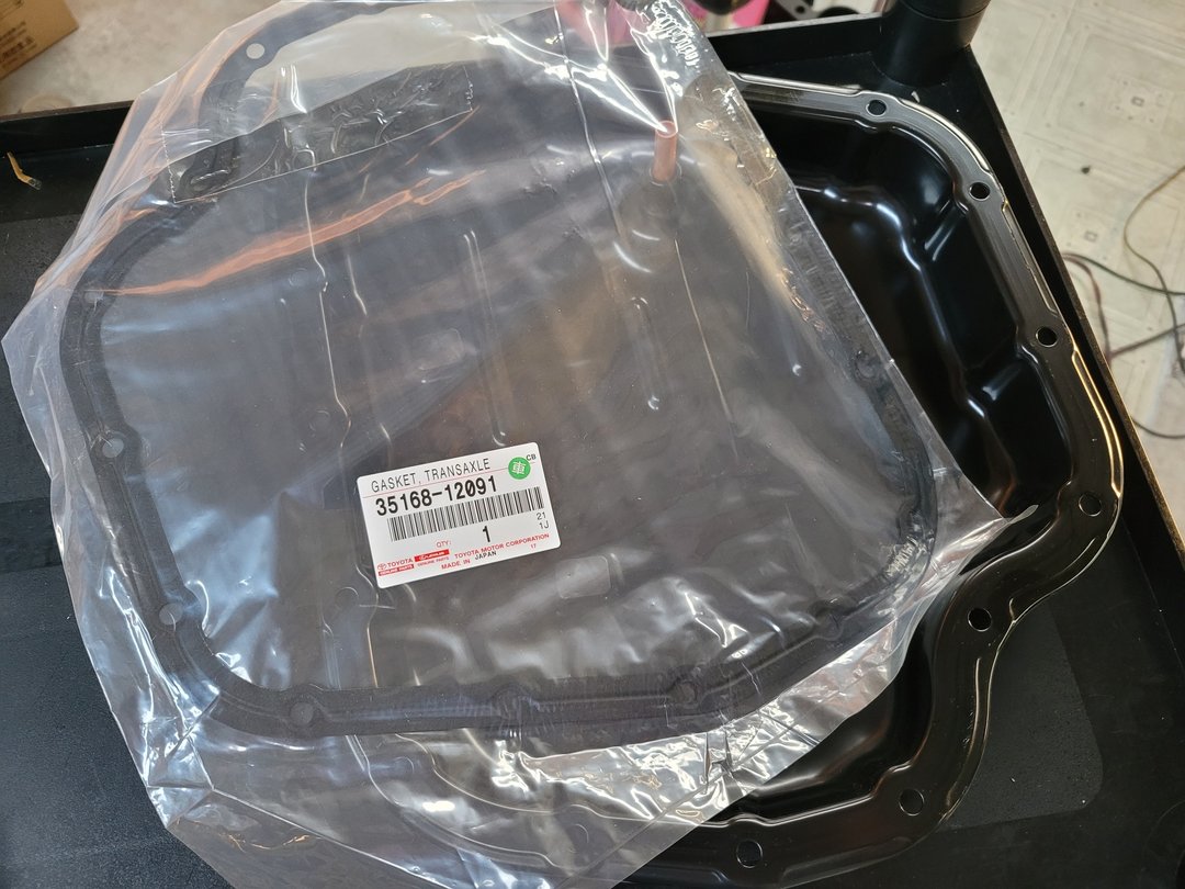 19′ Yaris 銀 拆洗變速箱油底殼