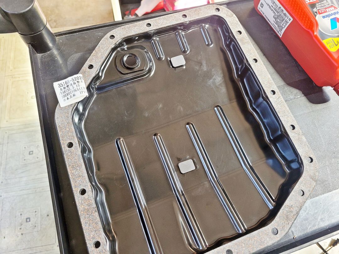 09′ 黑 Toyota Vios 拆洗變速箱油底殼