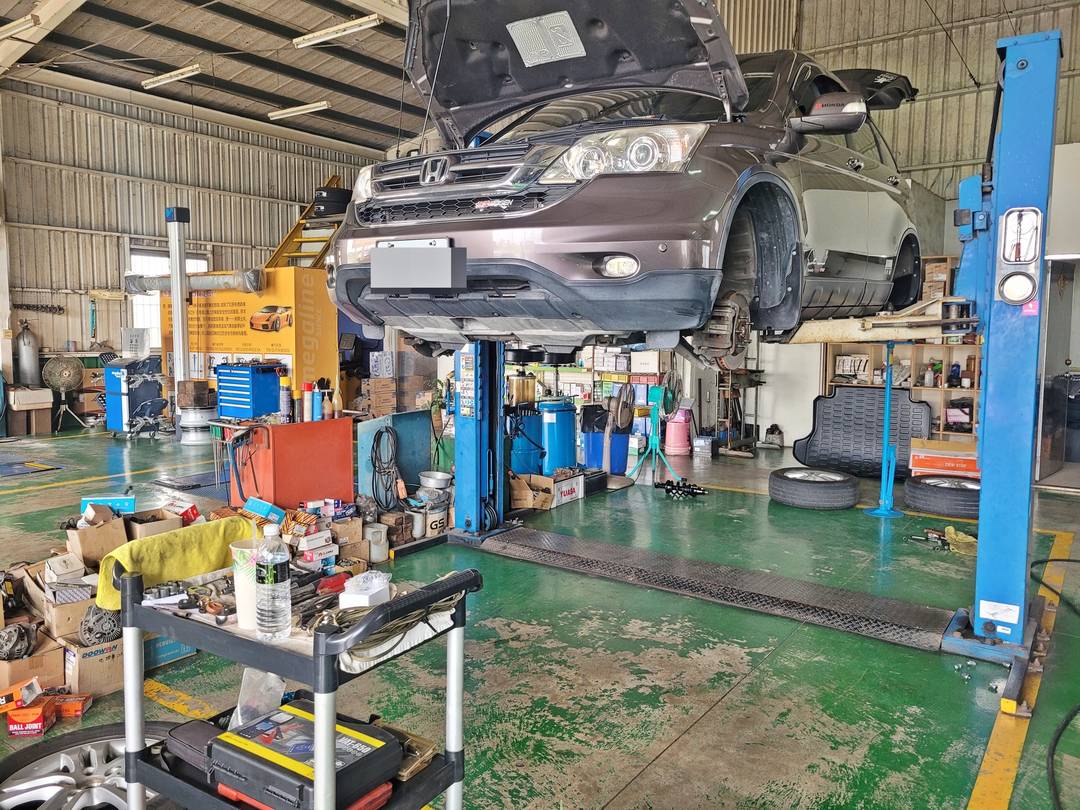 12′ 棕 CR-V 更換全車避震/換新輪胎(Dunlop PT5)
