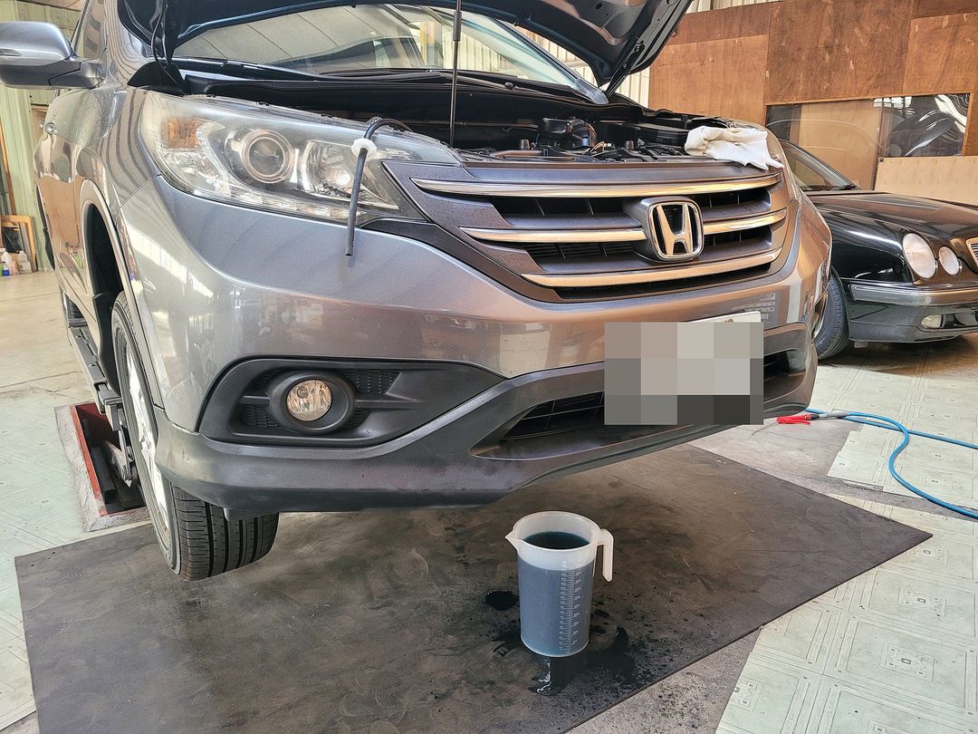 13′ 灰 CR-V 更換火星塞/冷卻液