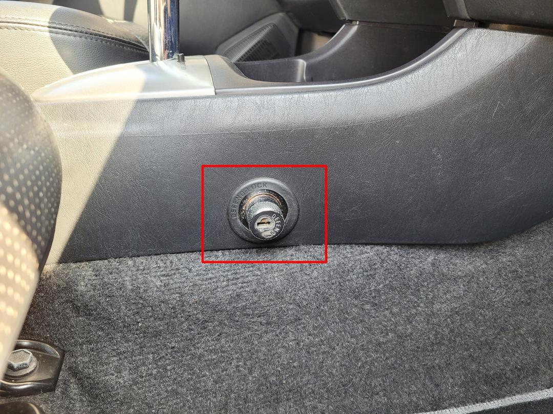 09′ Toyota Vios 拆除排檔鎖