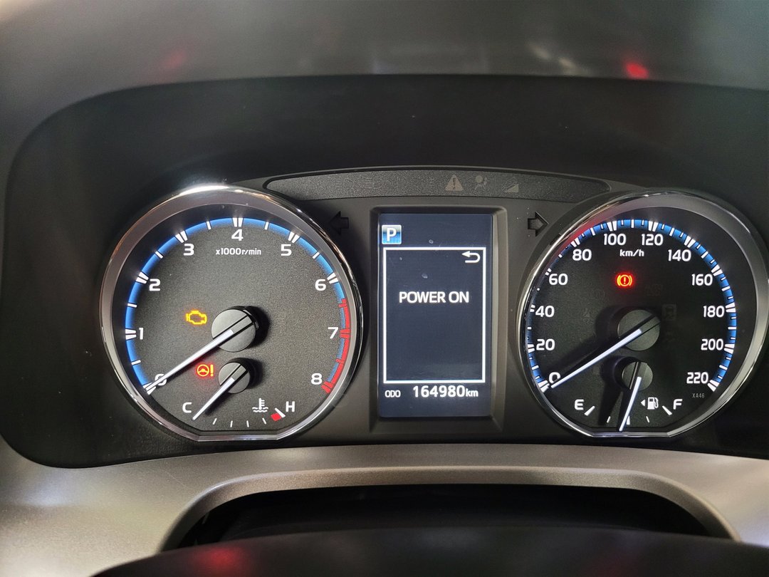 16′ 白 Toyota RAV4 交車前保養
