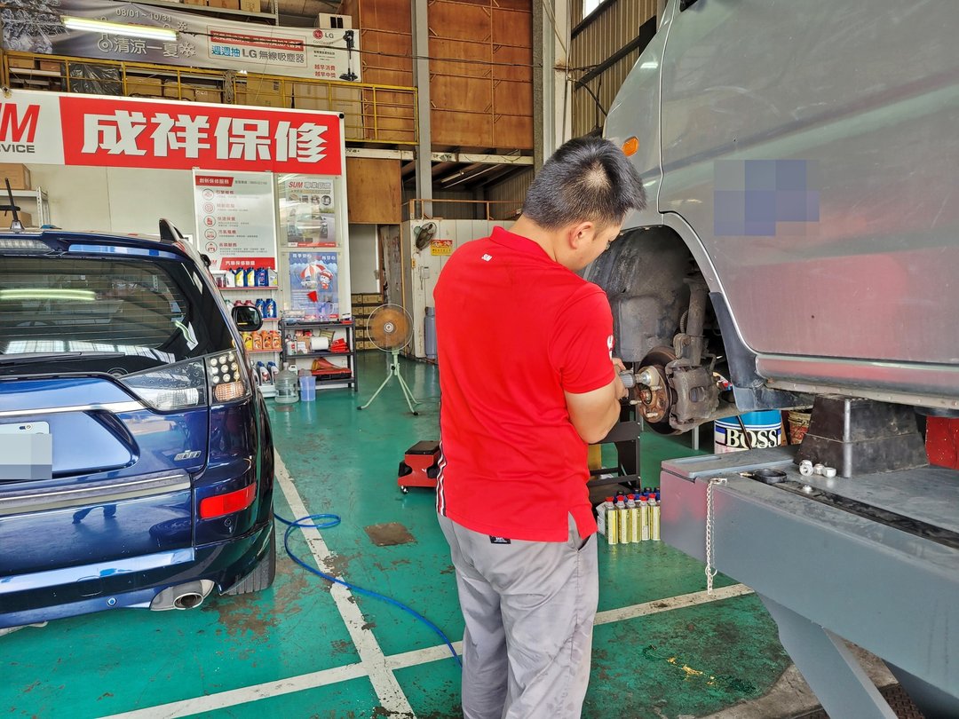 09′ 銀 中華菱利 交車後第一次定保