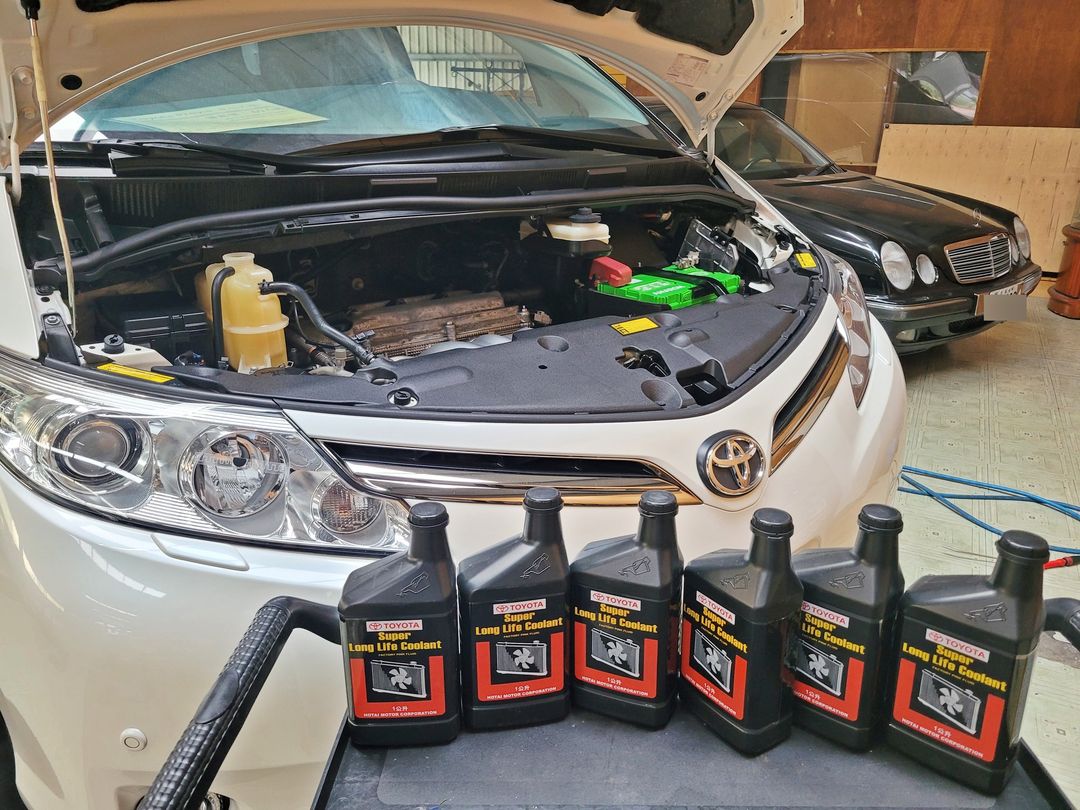 12’/13式 白 Toyota Previa 更換冷卻液