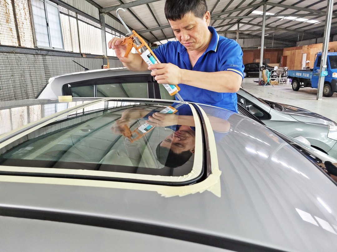 08′ 銀 Buick Excelle 處理天窗