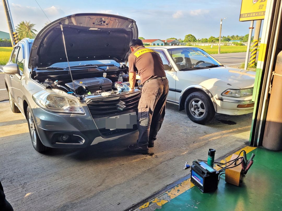 16′ 銀 SX4C 更換電瓶