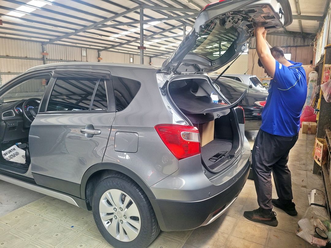 16′ 銀 SX4C 安裝影音&行車記錄器