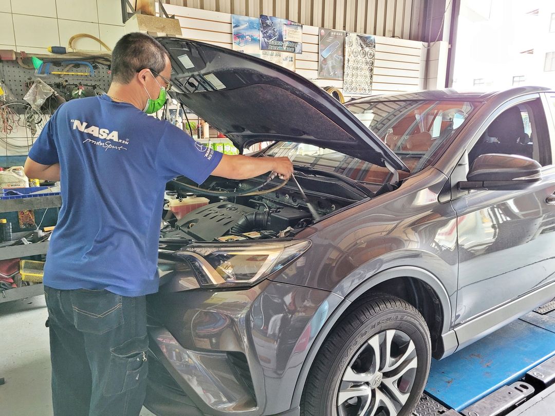 17′ 灰 Toyota RAV4 冷氣壞了？