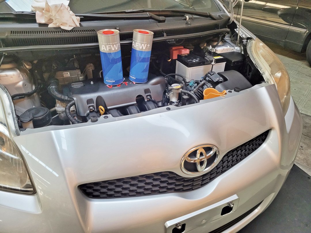 12′ 銀 Yaris 更換變速箱油