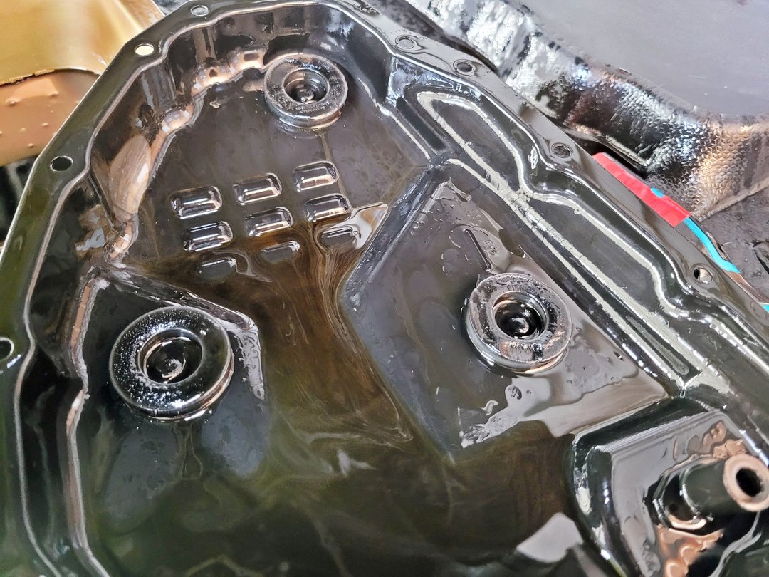 21′ 藍 Nissan Tiida 拆洗變速箱油底殼
